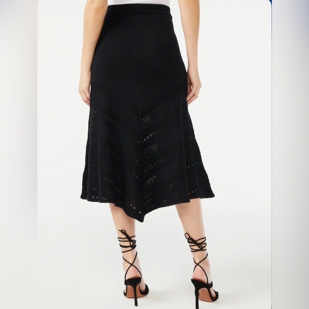 Sofia Vegara crochet black skirt - Picture 3 of 6